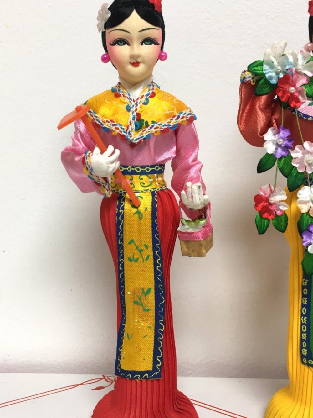 Four Vintage 10.5" tall Silk Geisha Figures / Dolls - Picture 3 of 8